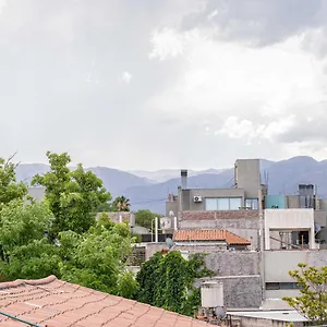 https://amplio-y-elegante-chalet-en-la-mejor-zona-de-mendoza.hotelsmendoza.com