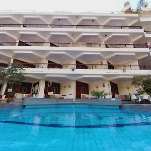 https://rezeiky-campsite.hotels-luxor-egypt.com