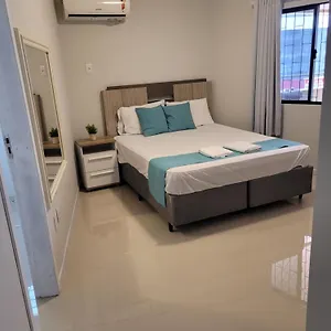 https://apto-inteiro-com-3-quartos-e-sute-prximo-a-praia.santa-catarina-brasil.com