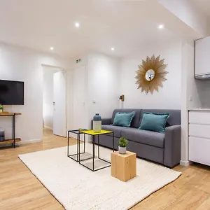 Cmg Montmartre - Cottages Paris