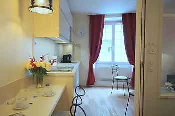 Louvre Opera Private Chicsuites Paris 0*,